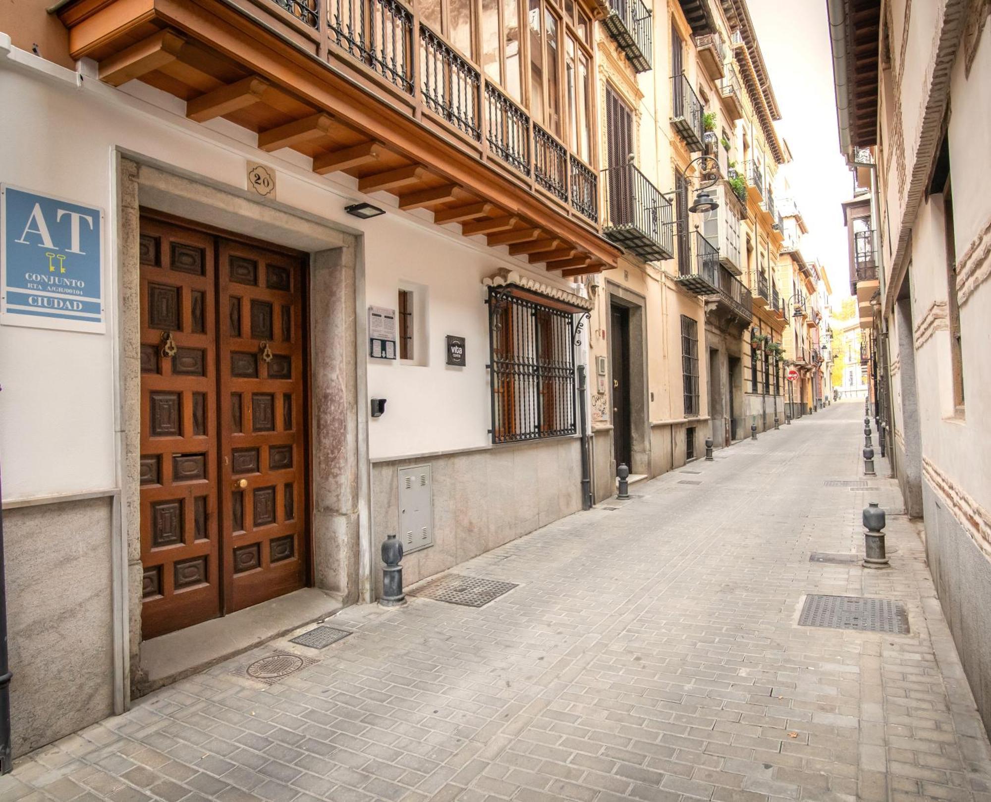 Apartamentos Turísticos San Pedro Granada Exterior foto